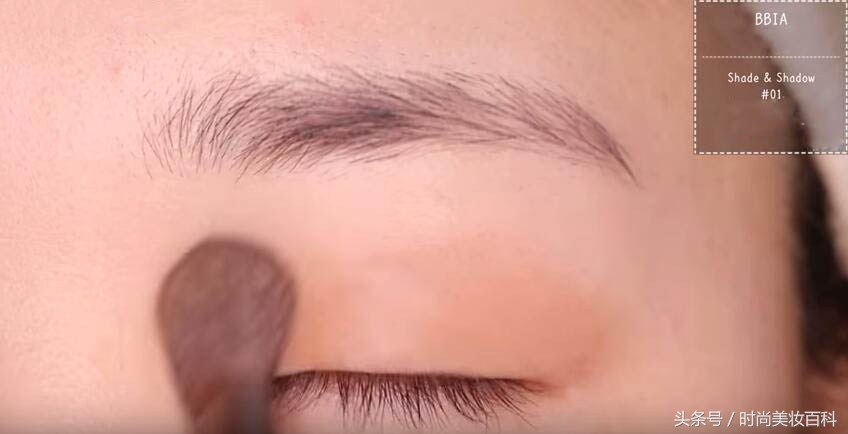大地色眼妆配什么色的口红和腮红,日常眼妆怎么画显大又干净大地色
