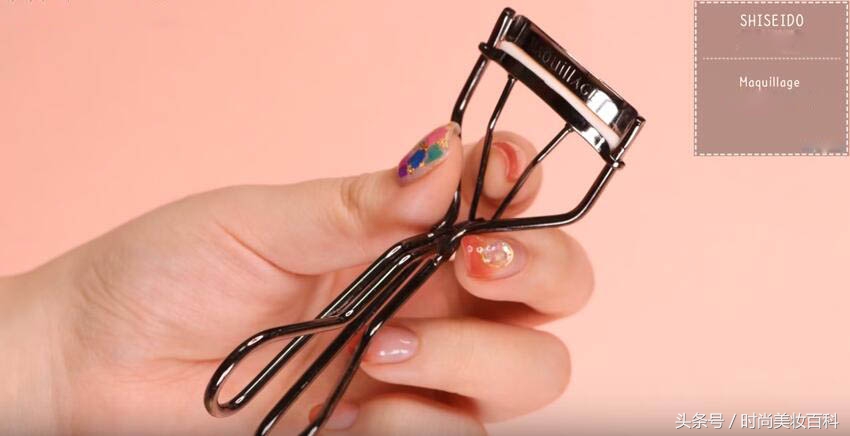 大地色眼妆配什么色的口红和腮红,日常眼妆怎么画显大又干净大地色