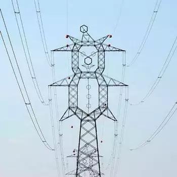 玩转世界杯,俄罗斯人居然连电力铁塔都不放过~