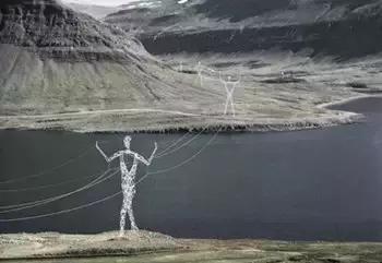 玩转世界杯,俄罗斯人居然连电力铁塔都不放过~