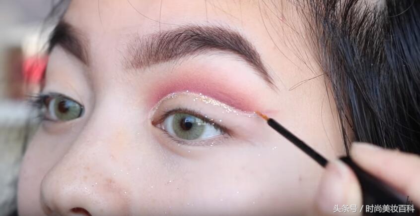 骚气十足妆容欧美艺术眼妆画法,欧美妆教程辣妹眼妆