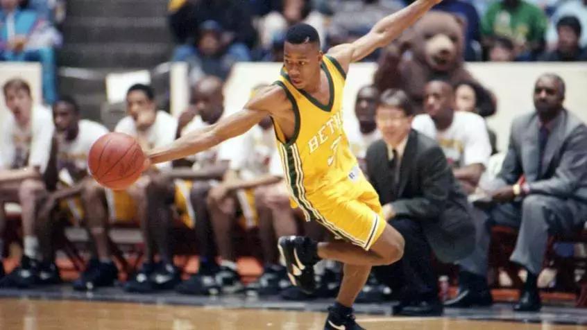 艾弗森：平凡身高的不平凡故事，他是球场上的“答案”｜球学