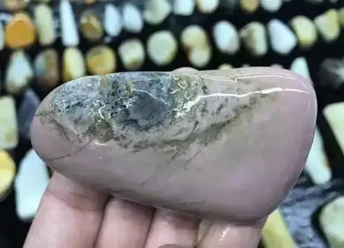 桃花玉籽料为什么是粉色,七种纯色籽料的特征是什么