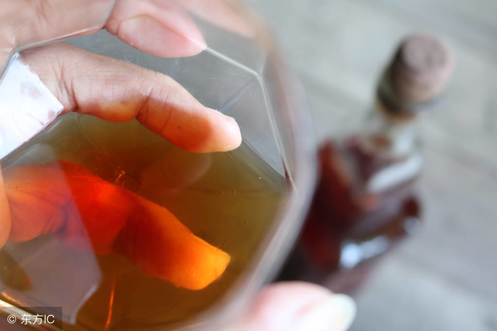 祛风除湿舒筋活血外用药酒,祛风活血养生药酒最佳配方