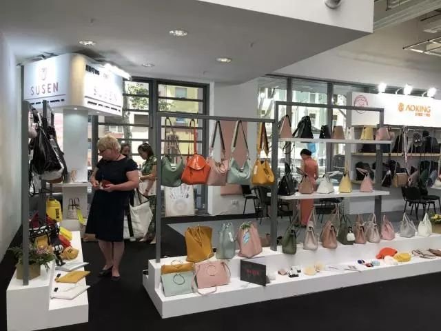 “女王之选”、自称重、指纹防盗……中国品牌箱包凭啥让欧洲点赞