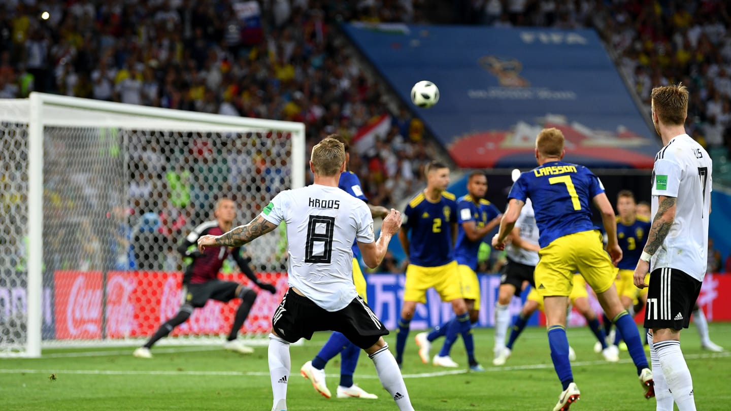 盘点世界杯赛场十大绝杀,德国瑞典克罗斯绝杀集锦