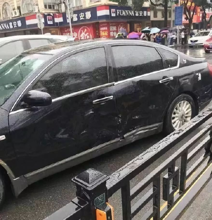 租来超跑酿事故面临巨额赔偿,驾驭超跑的小巧思你不想知道吗?