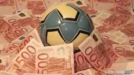 港人一年*球赌**花5000亿!支撑你熬夜看世界杯的是爱,还是……