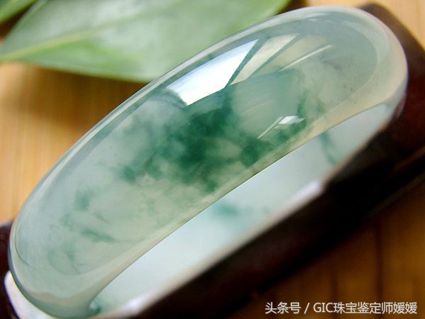 戴翡翠身体就不好什么原因,身体不好戴翡翠有变化吗