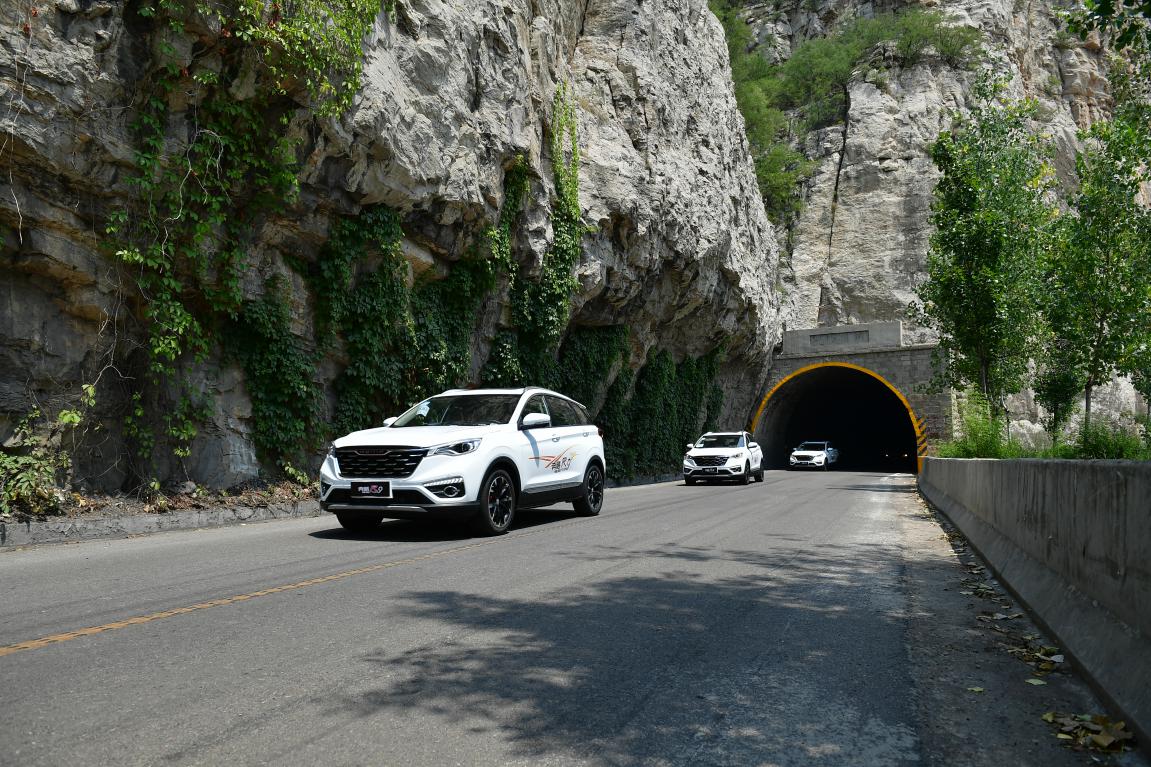 奔腾SENIAR9开起来到底怎么样?有实力挑战博越、宝骏530