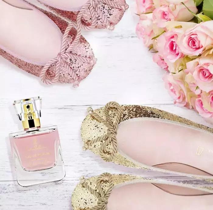 高帮小白鞋女款2020真皮平底鞋,入手一双软底软面平底小白鞋