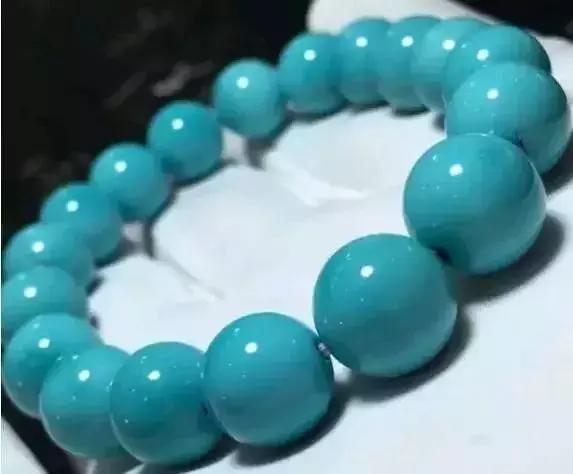 什么生肖适合戴什么手串,什么属相戴首饰