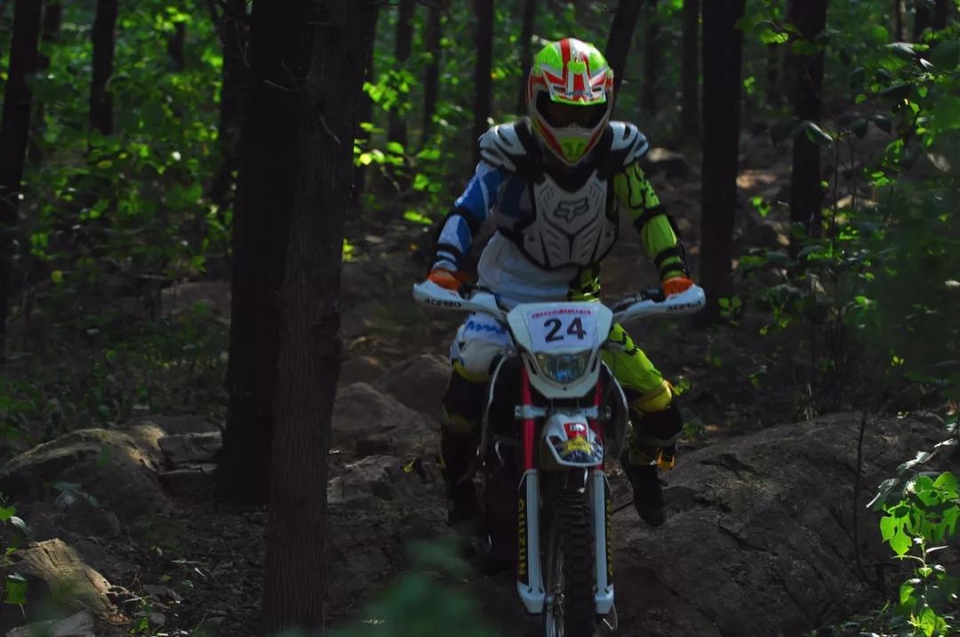 夏天里的一把火——2018徐州坦克山越野摩托车耐力赛