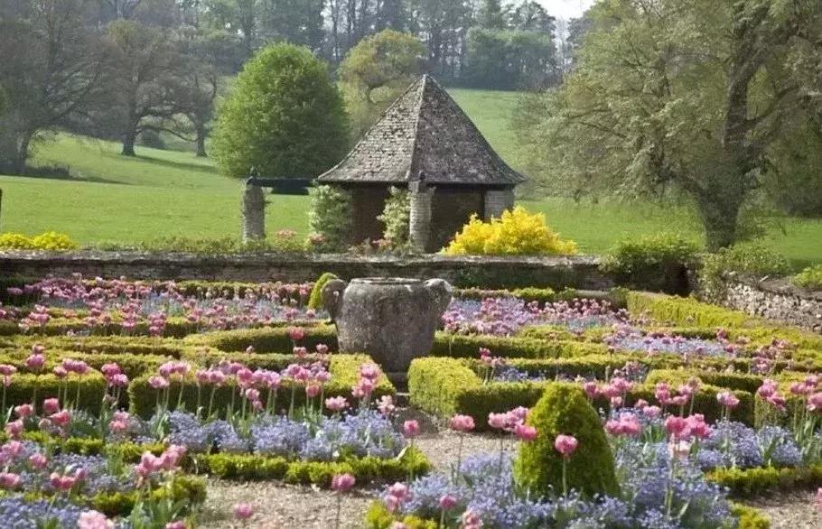 世界足球运动员十大私人豪宅,足球巨星的豪宅有多豪