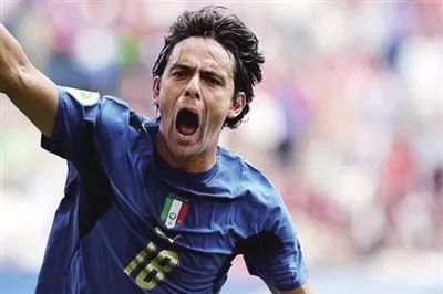 世界杯踢响,你还记得那个说“足球是朋友”的少年吗?