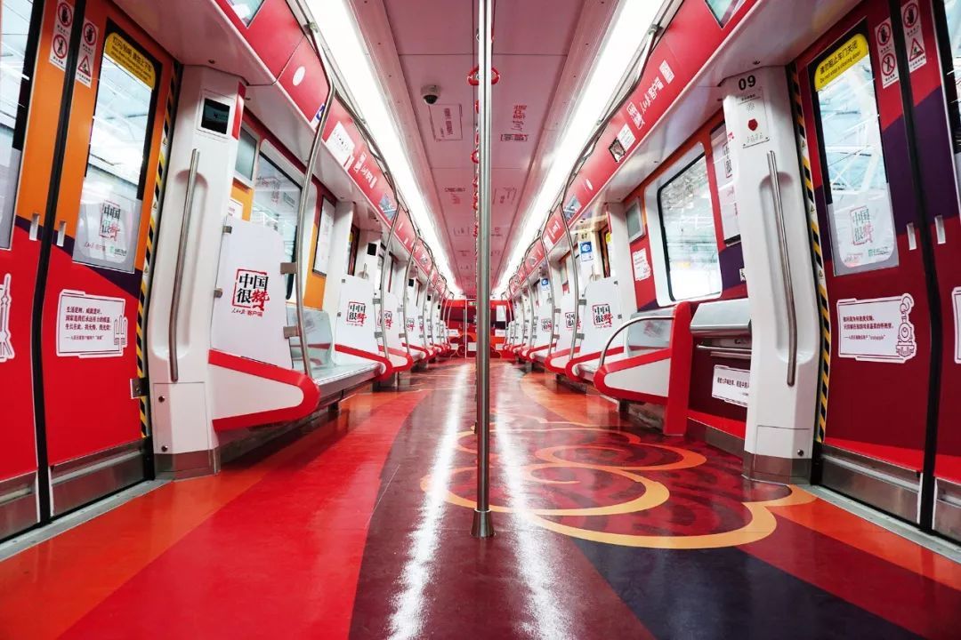 绿色主题列车复兴号,很好看的高级火车