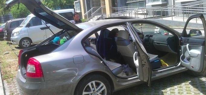 汽车空调一打开有发霉的味道,空调吹出来的风有发霉的味道