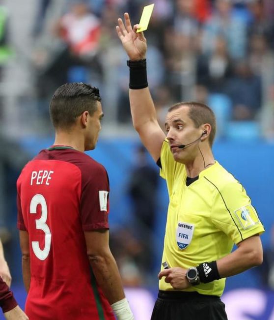 踢一场足球赛大约要跑多少公里,踢一场足球相当于跑了多少公里