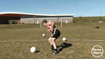 踢一场足球赛大约要跑多少公里,踢一场足球相当于跑了多少公里