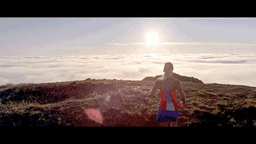 踢一场足球赛大约要跑多少公里,踢一场足球相当于跑了多少公里