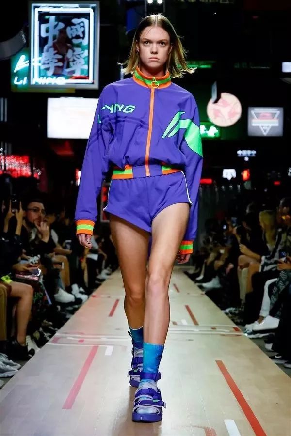 国潮崛起李宁的逆袭之路,国潮李宁的巅峰和衰落