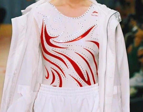 国潮崛起李宁的逆袭之路,国潮李宁的巅峰和衰落