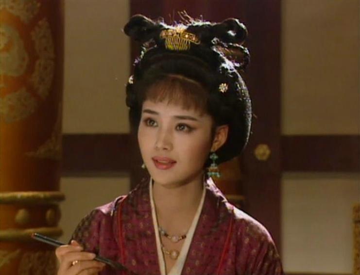 上官婉儿在武则天当政被称为什么,上官婉儿是给武则天干什么的