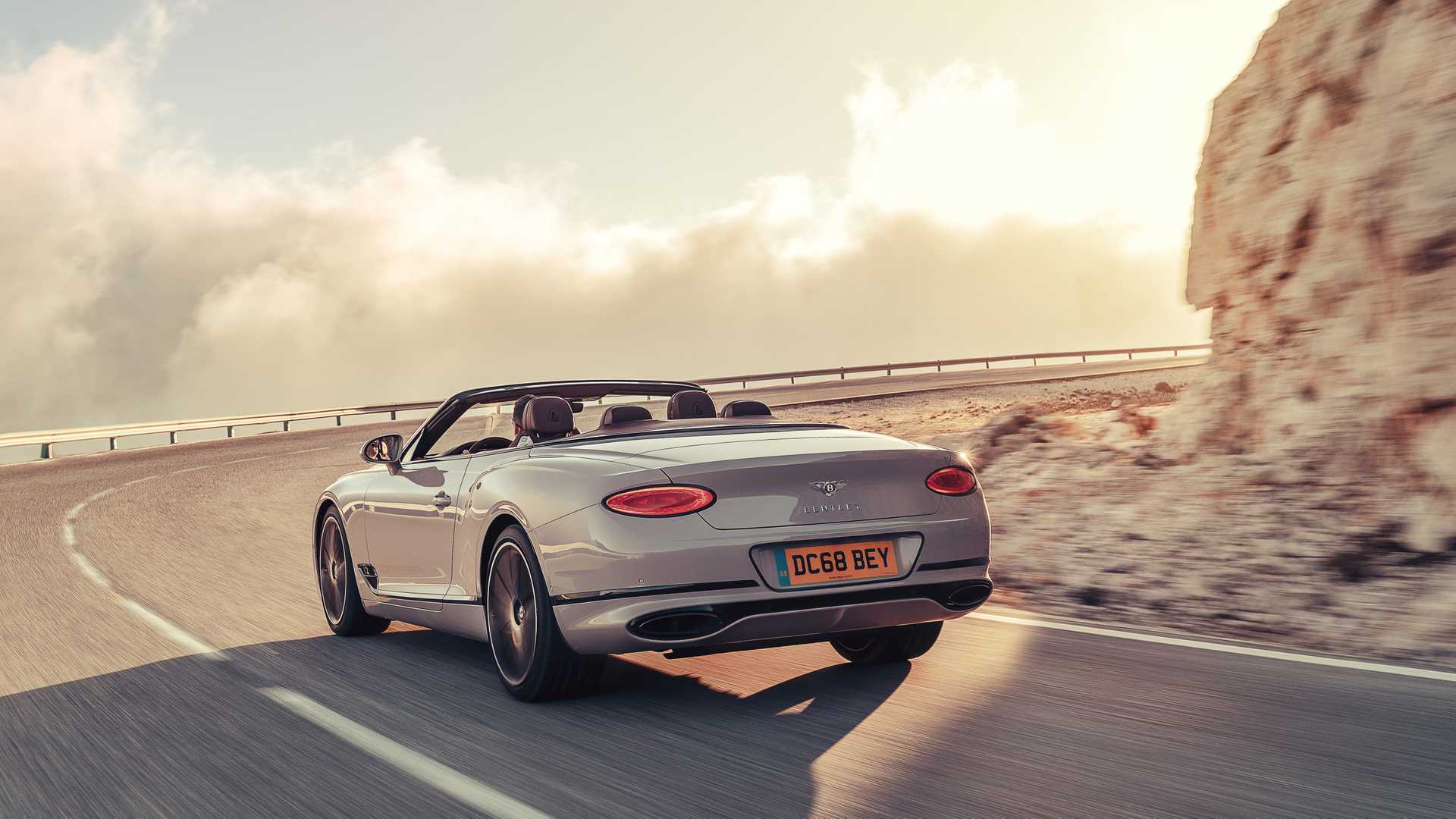 巅峰极速保时捷918开敞篷,第一名最豪华的保时捷918