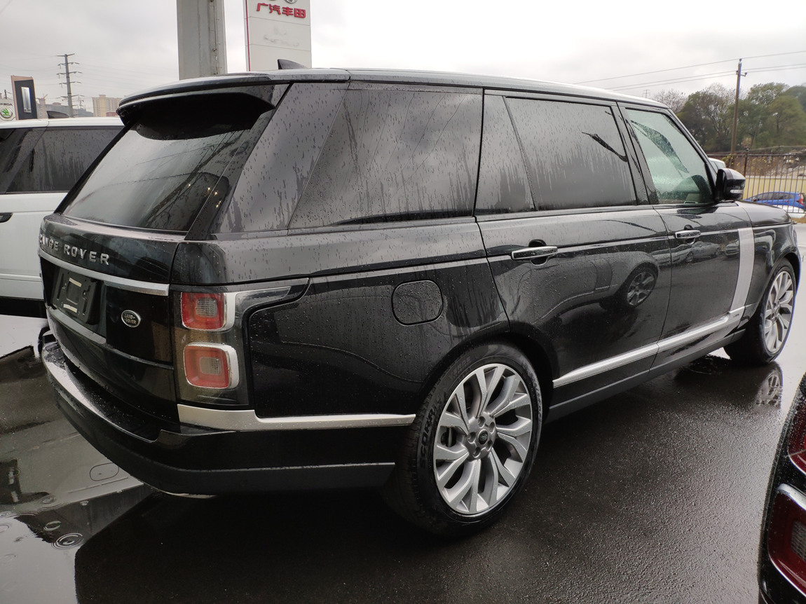 路虎揽胜尊崇创世加长霸气视频,霸气路虎揽胜加长白