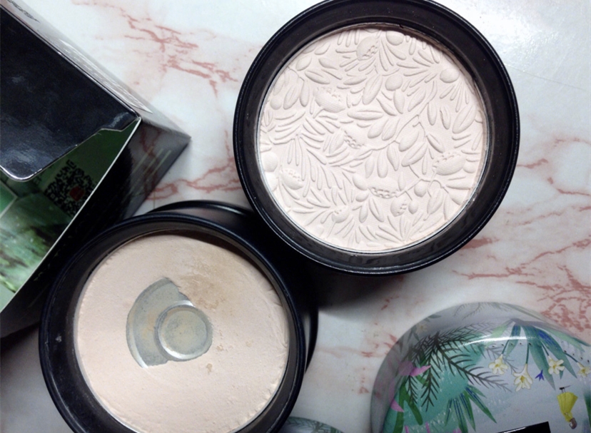 平价粉饼50元左右,300元控油粉饼