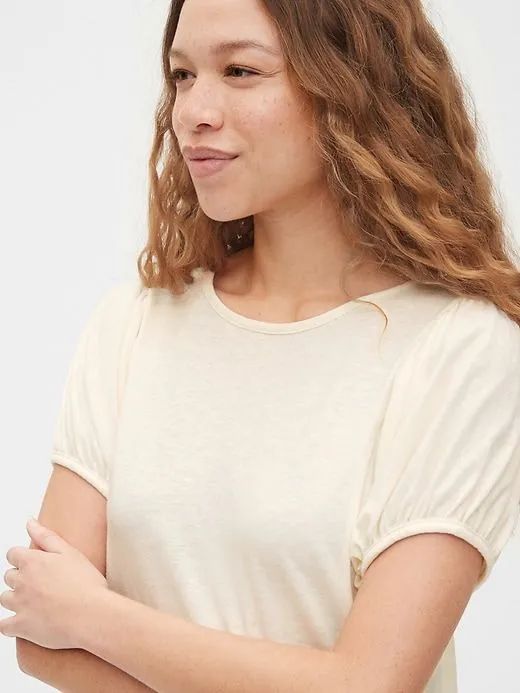 夏天t恤女款2022款网红款百搭,夏季必备百搭t恤品牌推荐