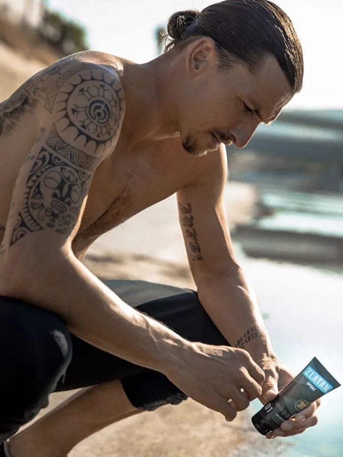 降薪怕极了?发一条推特就能赚回来!揭秘顶级球星的真实收入来源