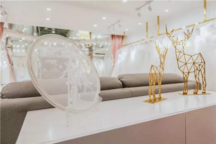 小众复古婚纱探店,法式咖啡店探店