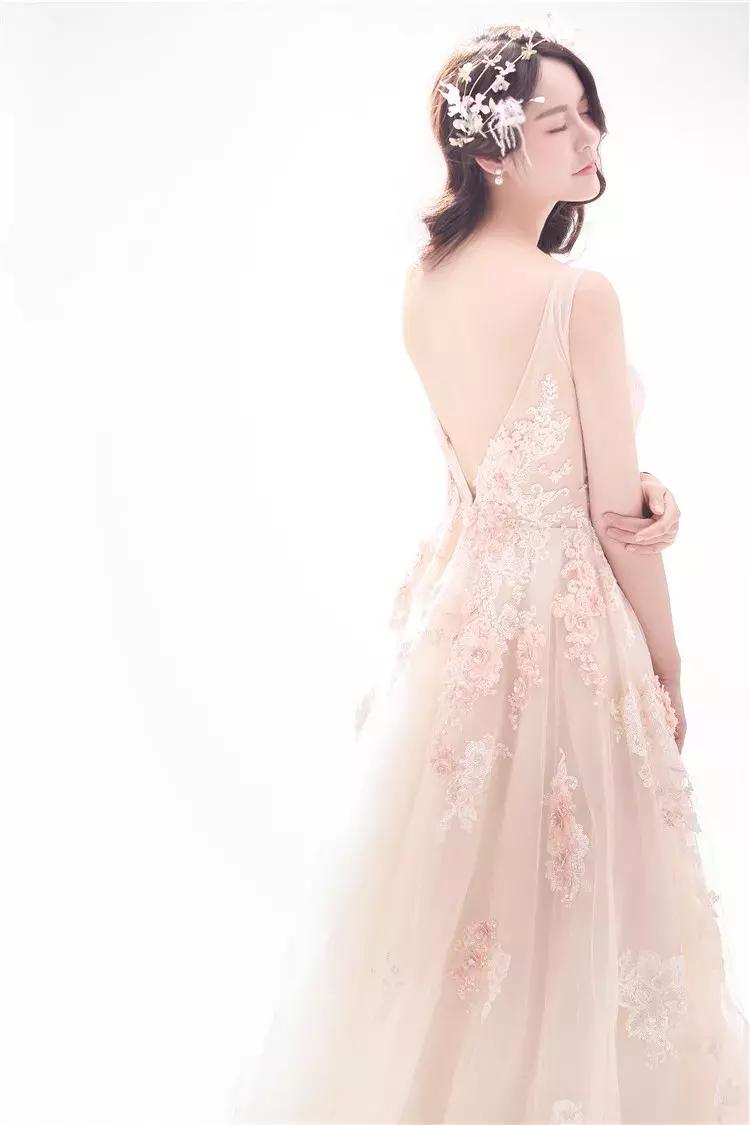 小众复古婚纱探店,法式咖啡店探店