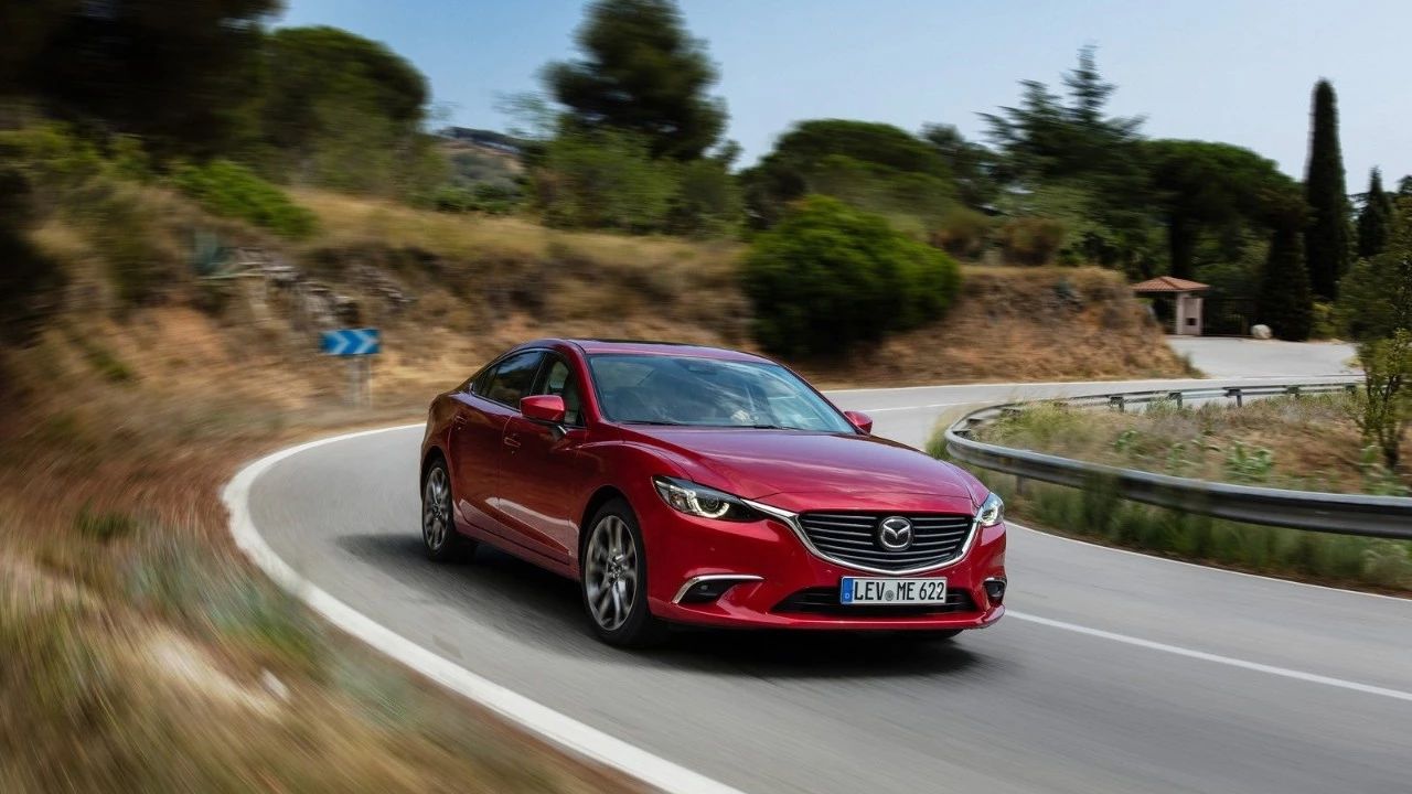 全新本田雅阁对比阿特兹！20万运动中型车该如何选择？