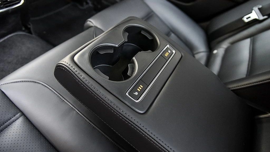 全新本田雅阁对比阿特兹！20万运动中型车该如何选择？