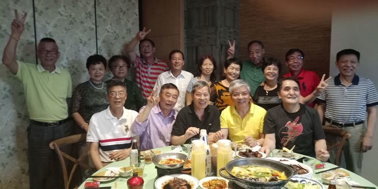 干岔子一，二队老知青久别重逢，共忆黑土情长