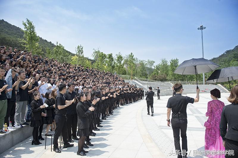 美容教母郑明明哪一年出生,“美容教母”郑明明保养惹争议