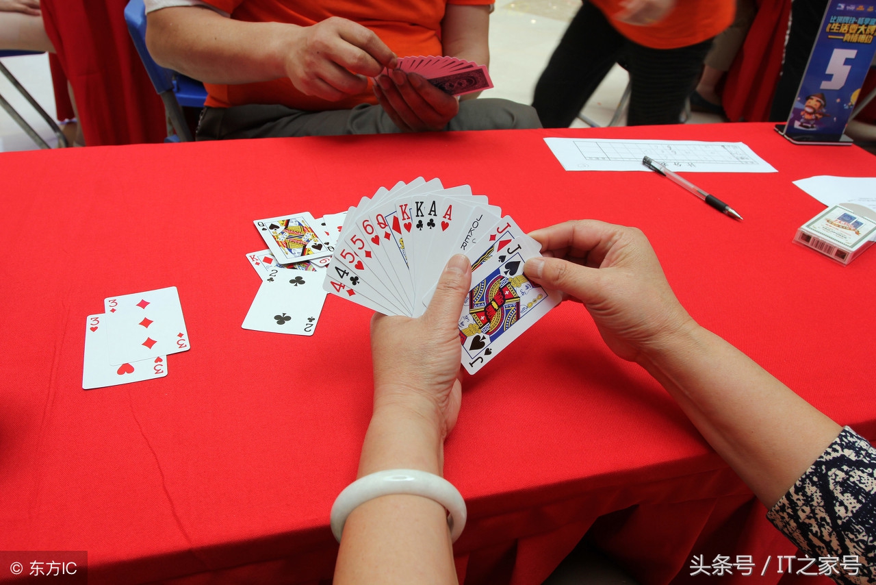 J斗地主、欢乐斗地主，琳琅满目的斗地主有什么区别