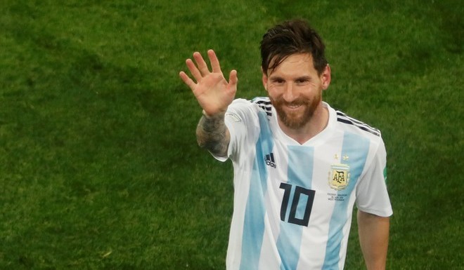 阿根廷梅西挥臂庆祝,达尼埃尔罗霍庆祝梅西夺冠