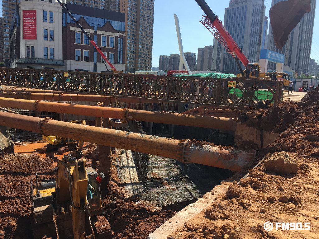 万家丽高架最新路况,万家丽高架人民路上行匝道封路