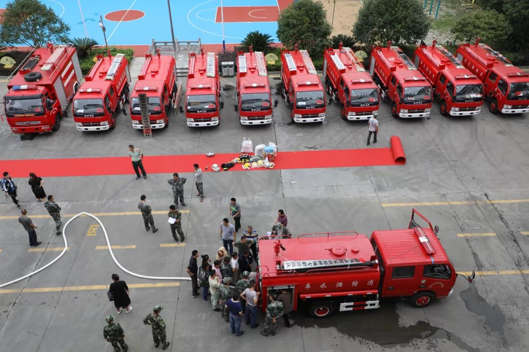 救山火消防车,救洪水消防车
