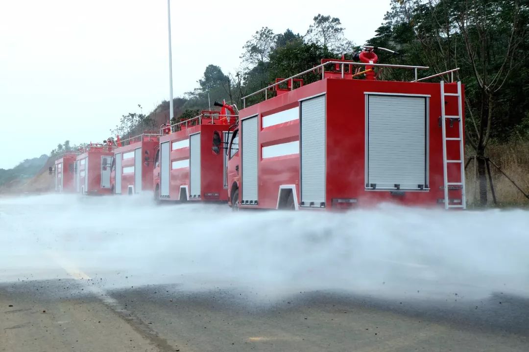 救山火消防车,救洪水消防车
