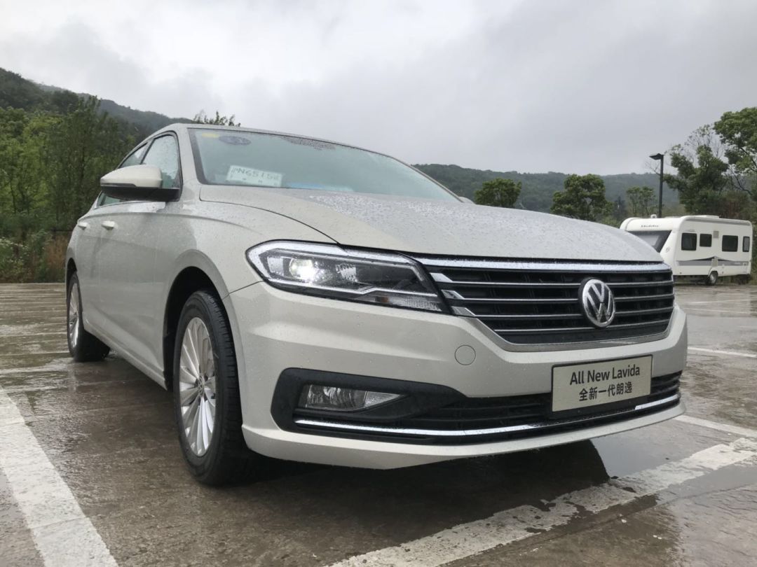 大众朗逸和宝来哪个更值得买,10万左右大众宝来和朗逸推荐哪款