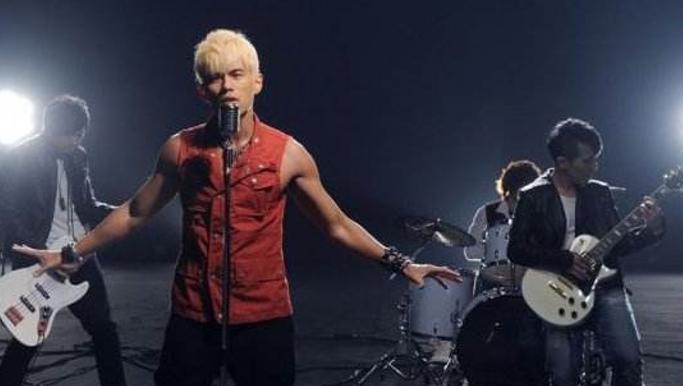 为啥说周杰伦是喝奶茶变胖的,周杰伦身材发福喝奶茶