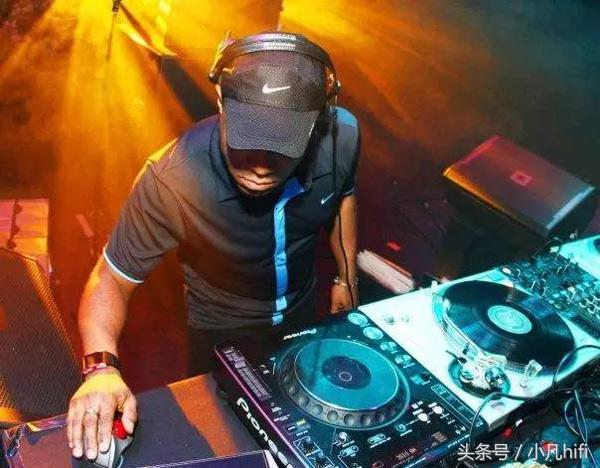 dj打碟如何选择耳机,如果我是dj你会爱我吗舞蹈动作