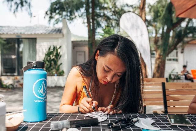 沙滩文化在深圳兴起：滑板、冲浪、艺术、音乐、市集！