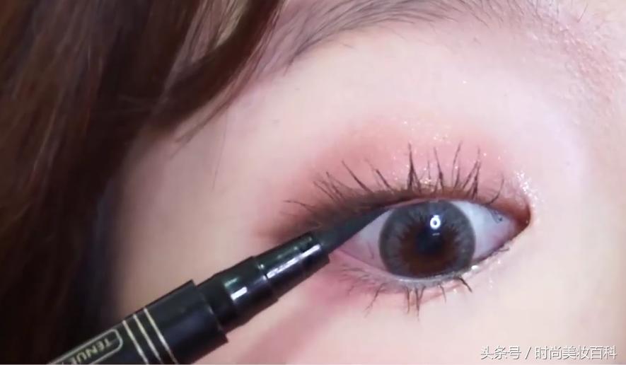 眼妆教程樱花盘,樱花眼妆教程初学者