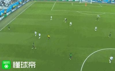 世界波梅西远射破门阿根廷2-0,阿根廷3-0克罗地亚梅西点球
