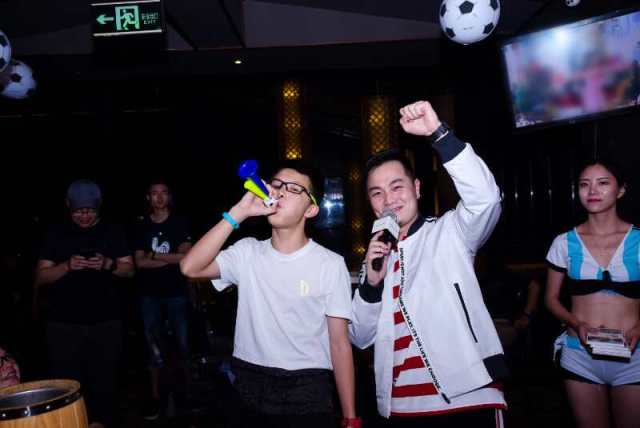 激情夏日，第十代雅阁带你寻找成都酒吧的世界杯地图